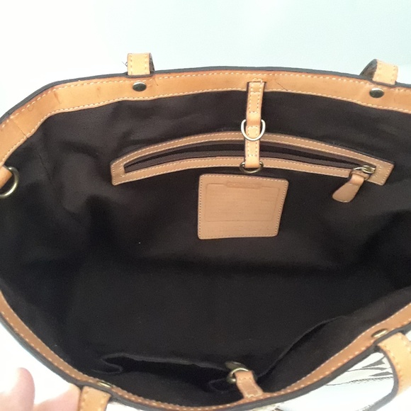 Coach Khaki Signature Jacquard Python Shoulder Bag - Picture 5 of 8